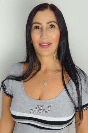 185424 - Yanet Age: 55 - Colombia