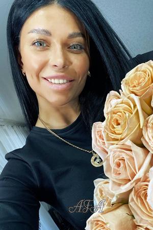 205832 - Karina Age: 34 - Russia