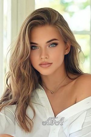 209169 - Diana Age: 25 - Ukraine