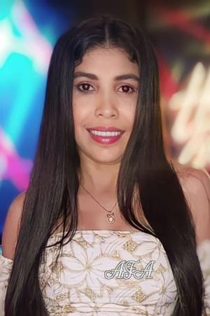 215546 - Beatriz Age: 27 - Colombia