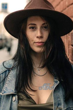 222104 - Ludmila Age: 34 - Russia